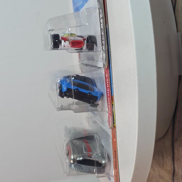 Hot Wheels Die-Cast Car Collection: 68 Lotus Type 49 Dimachinni Veloce & Aston M - Picture 12 of 16